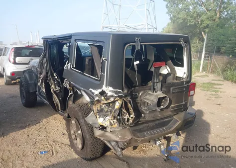 2016 Jeep Wrangler Unlimited Sahara z USA, uszkodzony, nr VIN 1C4BJWEG7GL322433